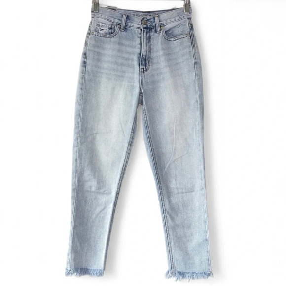 American Eagle Light Wash Raw Frayed Hem Mom Jean Size 00 - Picture 1 of 10